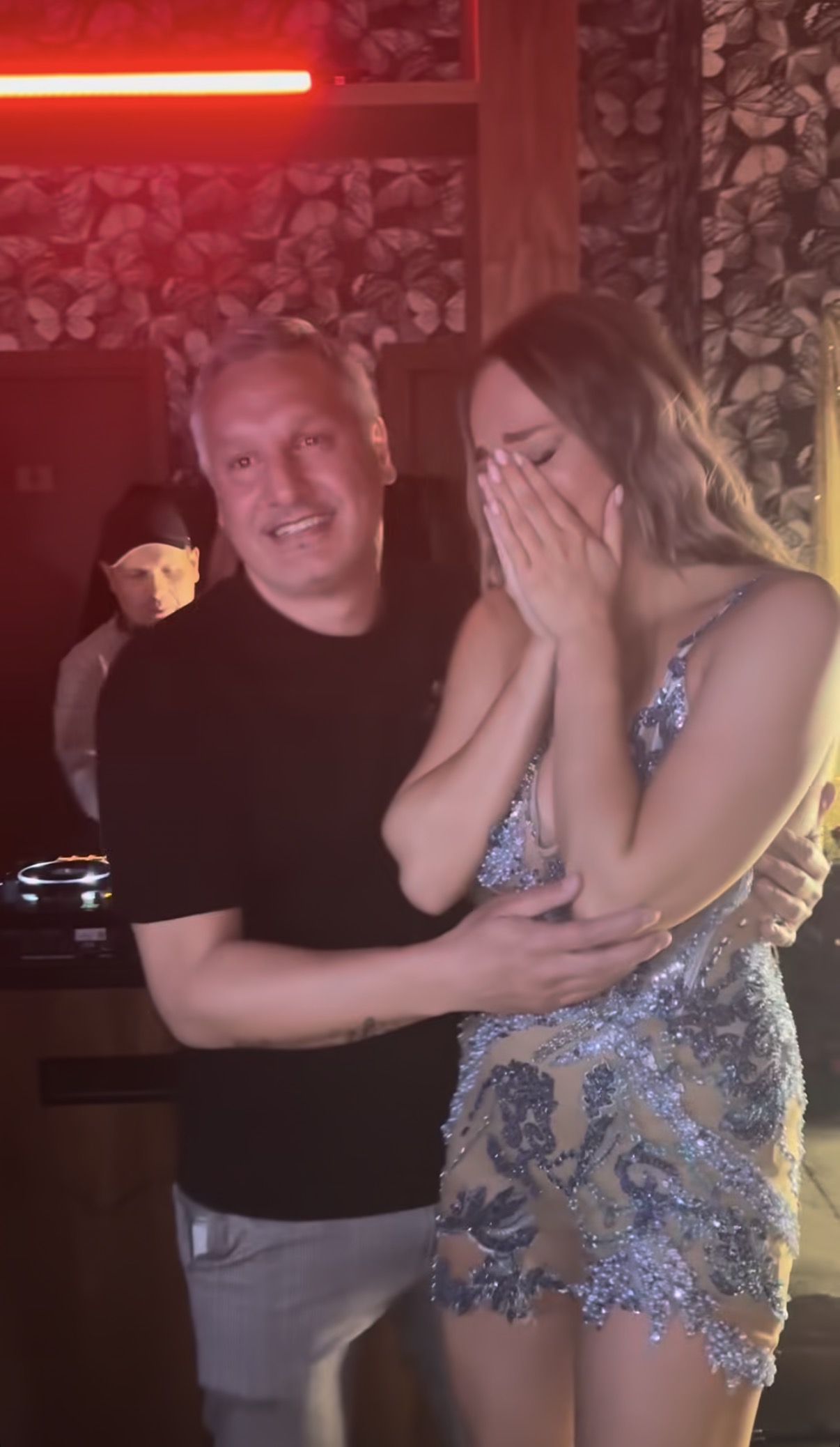 Luna Đogani se slomila na svom 30. rođendanu, grcala u suzama: "Moja porodica je..."