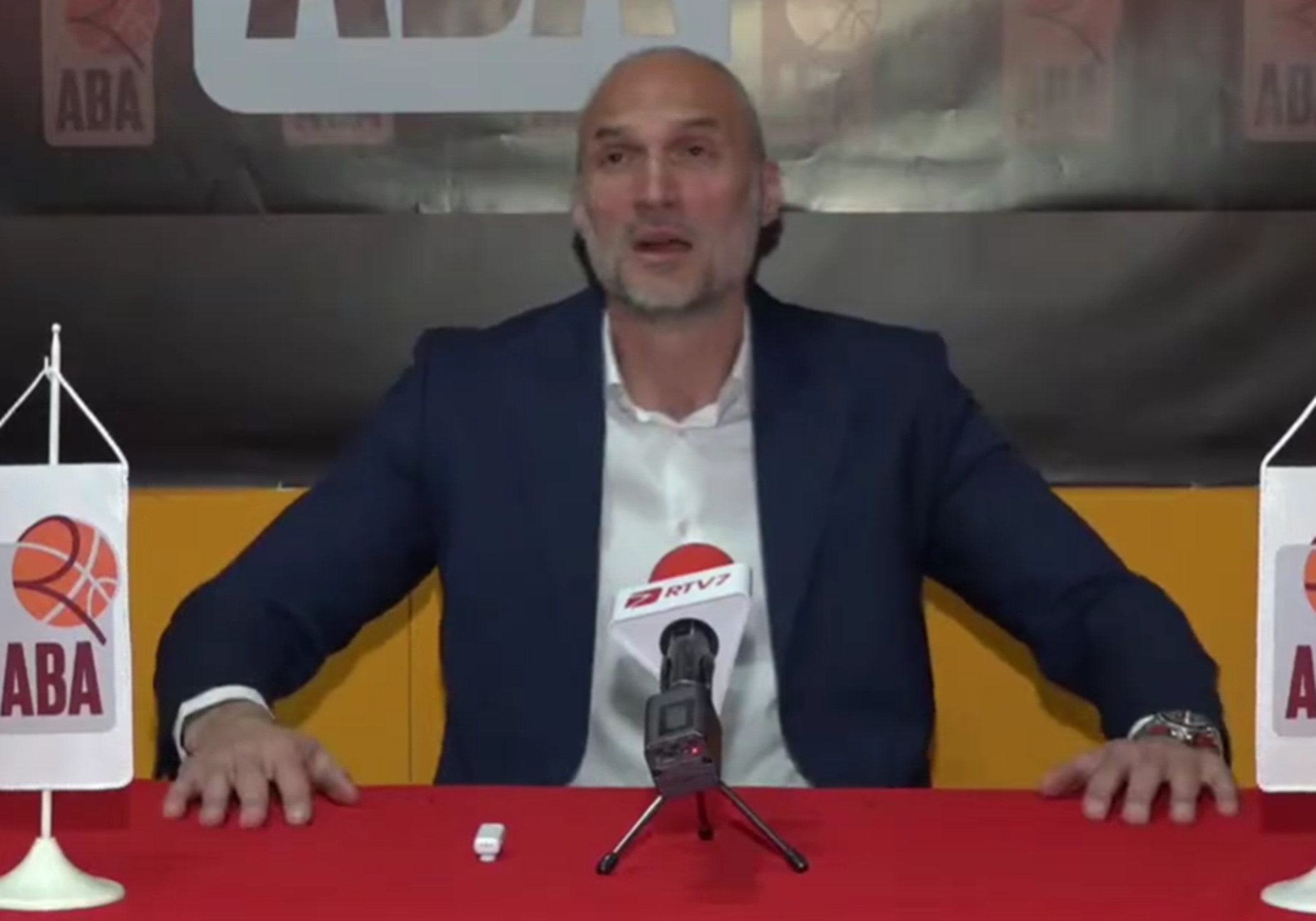 Skandal, Marko Simonović napustio konferenciju posle velike pobede, isprovocirao ga novinar iz BiH