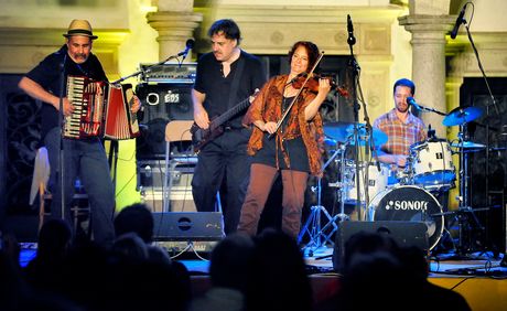 Hava Alberštajn i Klezmatici