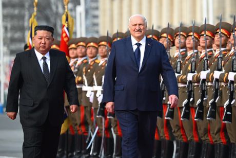 Kim Džong Un i Aleksandar Lukašenko