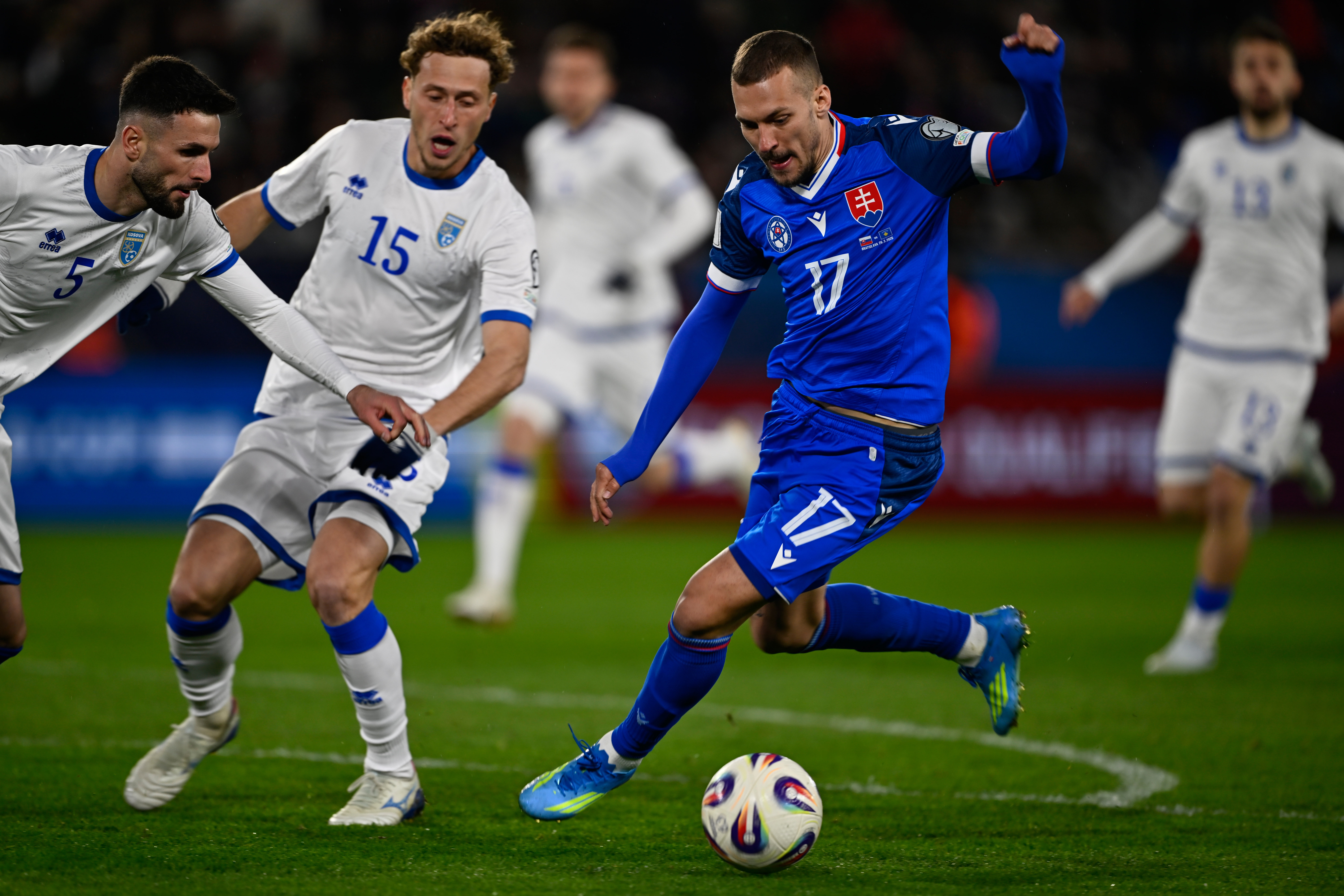 Kurti spremio kofer pun para za fudbalere tzv. Kosova zbog plasmana u finale baraža