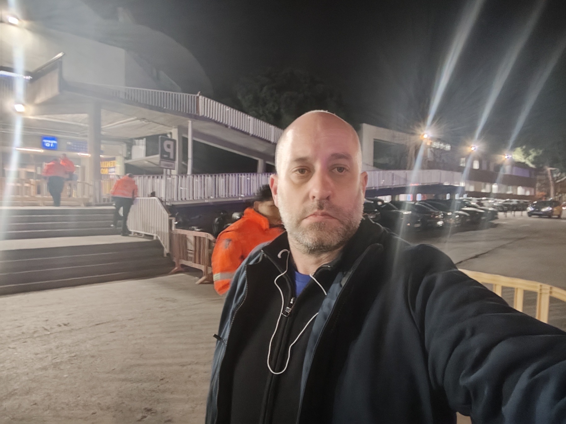 Skandal u Barseloni: Navijače Zvezde izbacili iz hale pred produžetak, među njima bio poznati srpski novinar