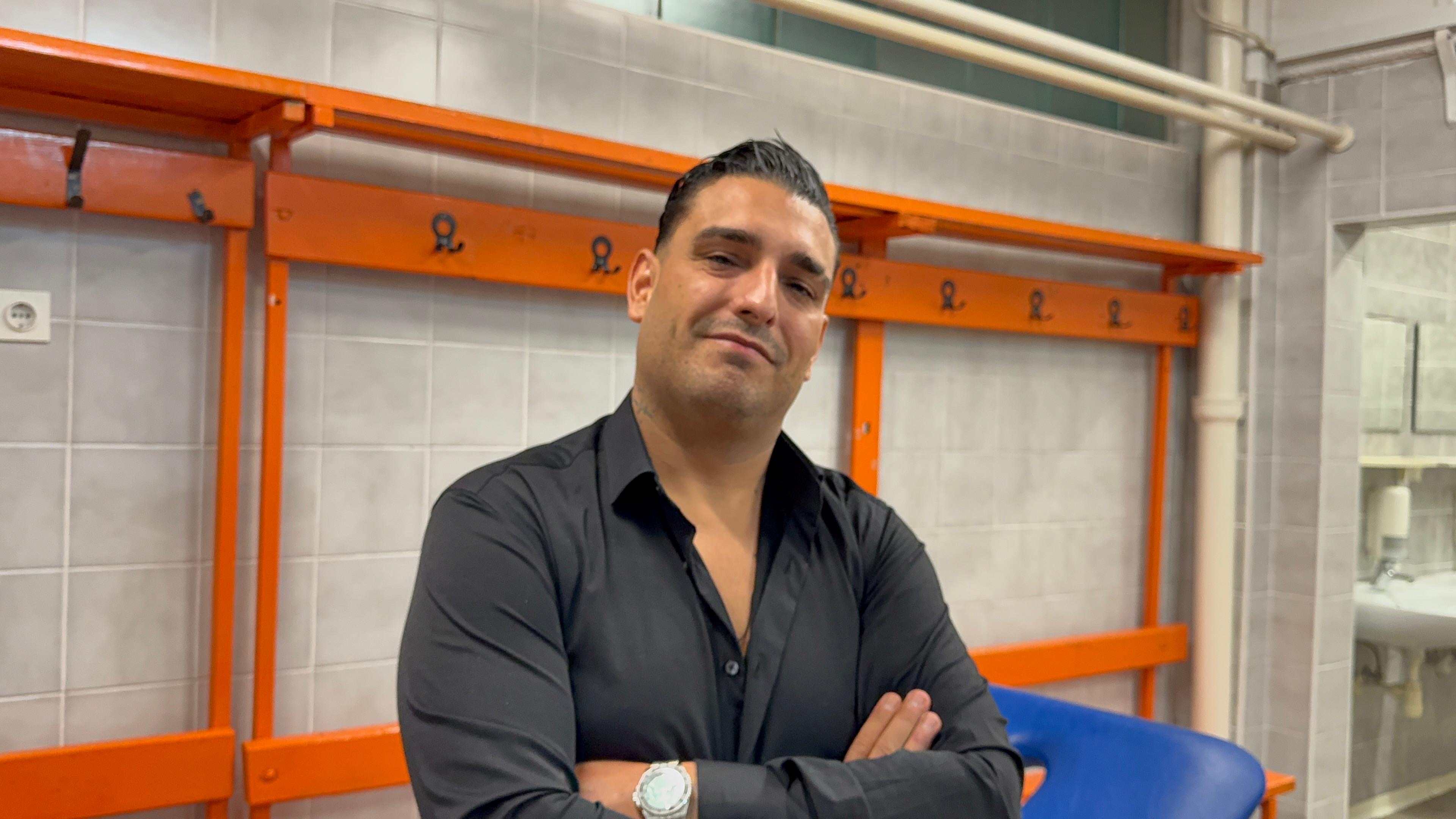 On ga čuva u svakom trenutku: Darko pokazao svoje "obezbeđenje" u Brestaču, pevač se oglasio objavom "Čuvar"