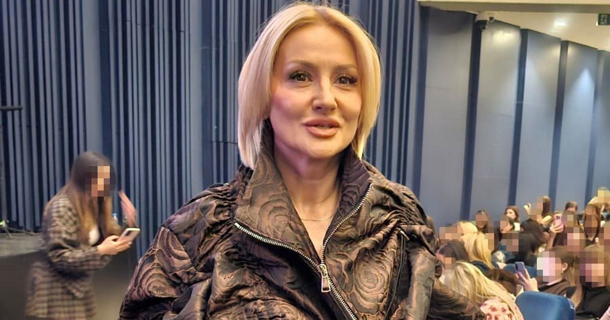 Goca Tržan flertovala s konobarom, pa objavila sliku sa njim: Evo kako je Raša reagovao na ovaj potez