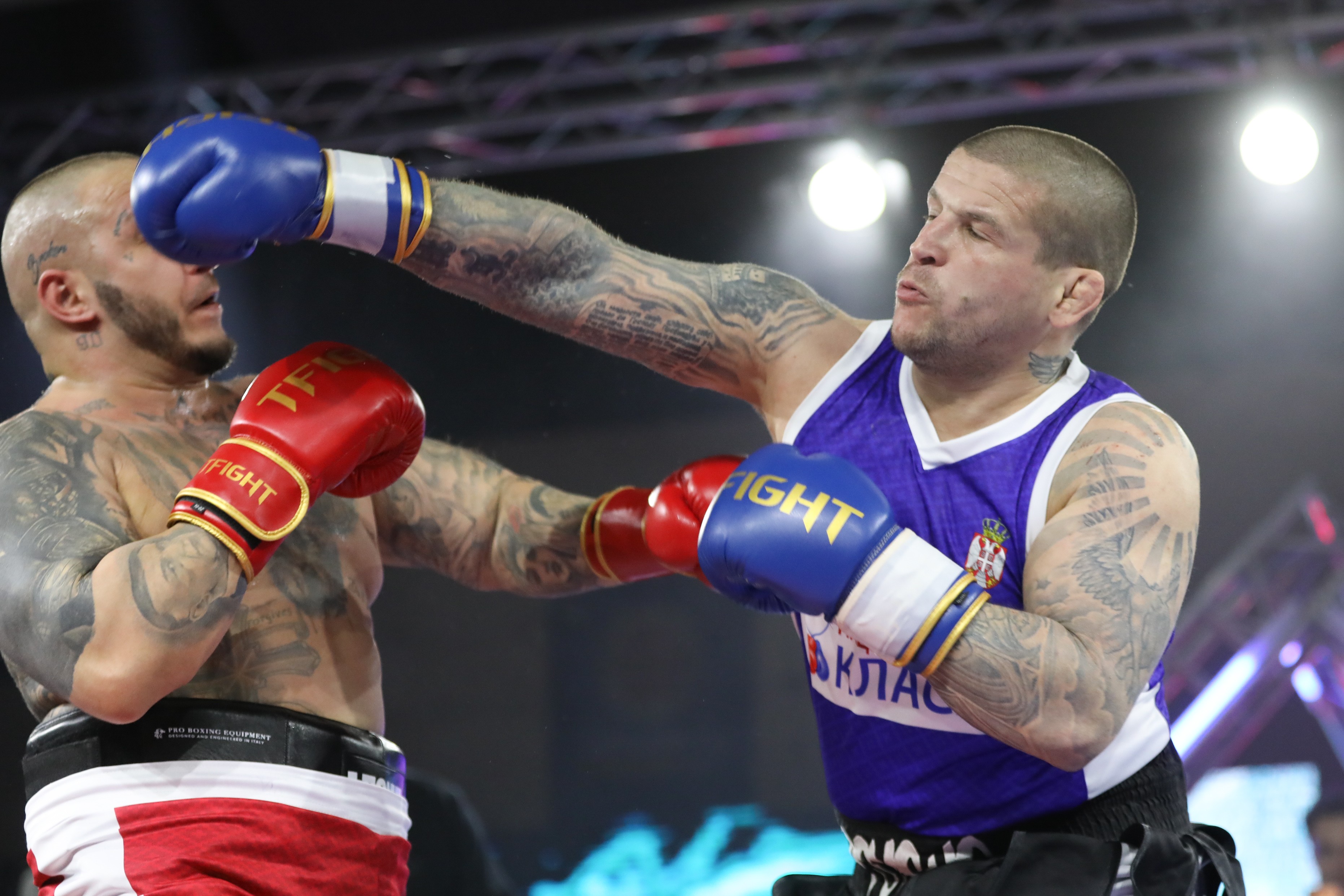 Balkan Boxing 8: Spektakl u ringu u "Ložionici", bore se Vaso Bakočević, Sara Ćirković, Dušan Džakić...