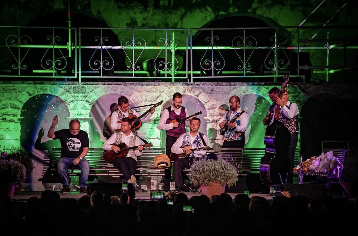 Tamburaši koji su 20 godina svirali uz Balaševića nastupaju sami na velikoj sceni