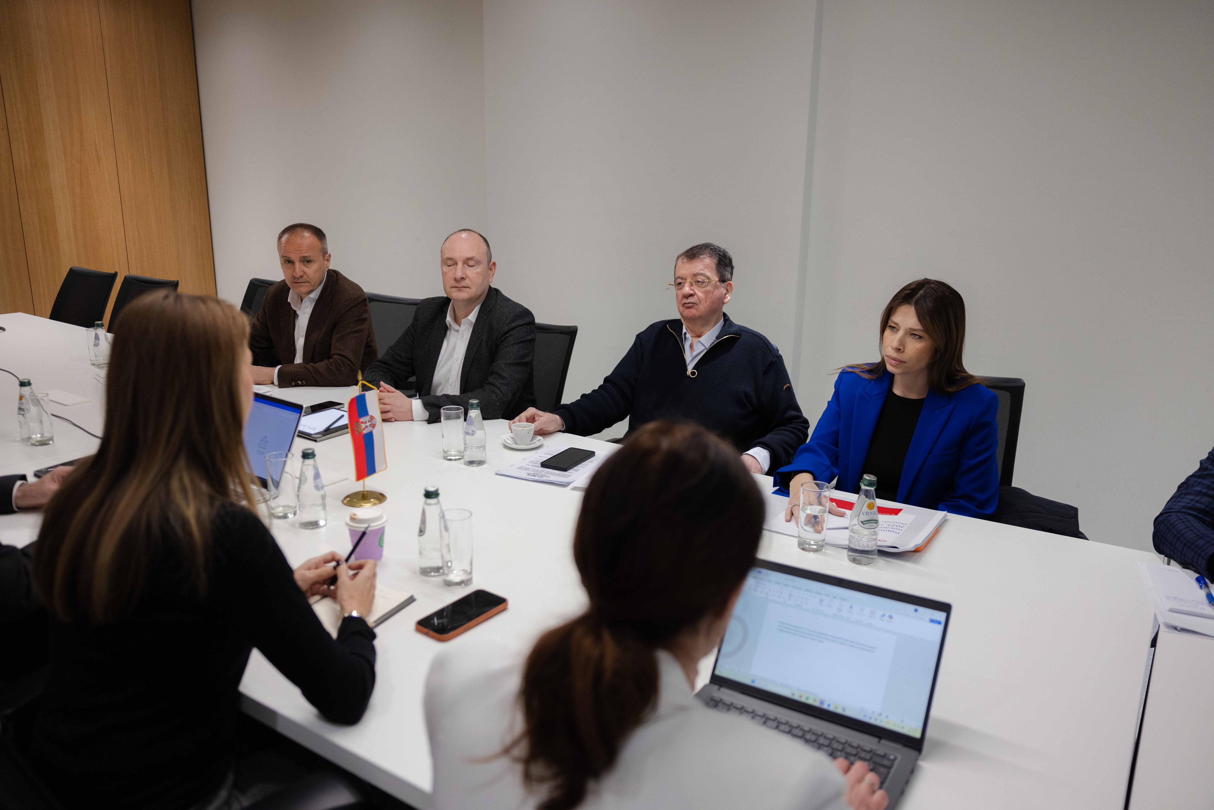 Ministarka Đedović Handanović sa članovima Odbora direktora NIS-a