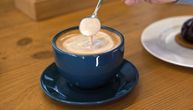 Grkinje u kafu dodaju jedan sastojak: Potpuno menja ukus, a topi masnoće i čuva srce