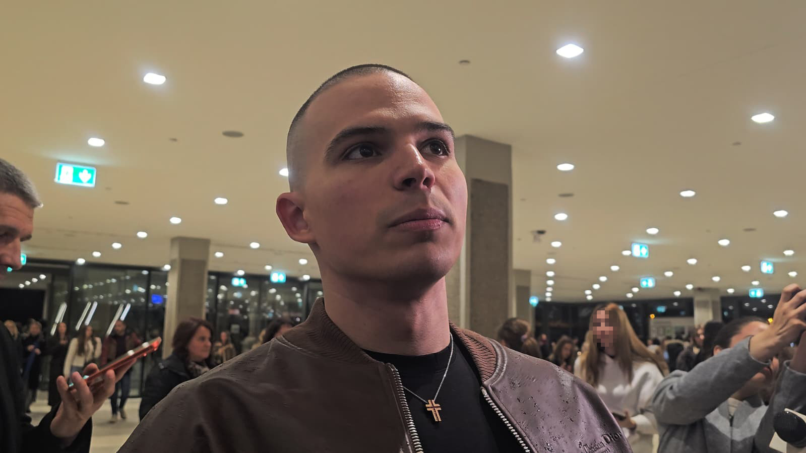 "Uspeo je da naplati svoju harizmu" Vojaž na koncertu kolege: O Jakovu Jozinoviću kaže "Sad ćemo se upoznati"