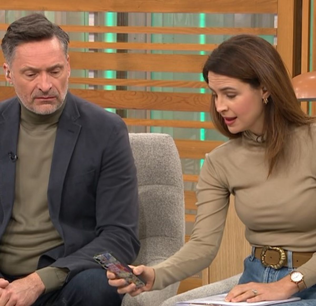 Drama, hitno prekinut jutarnji program na Javnom servisu: Evo šta su saopštili voditelji nakon PANIČNOG ALARMA