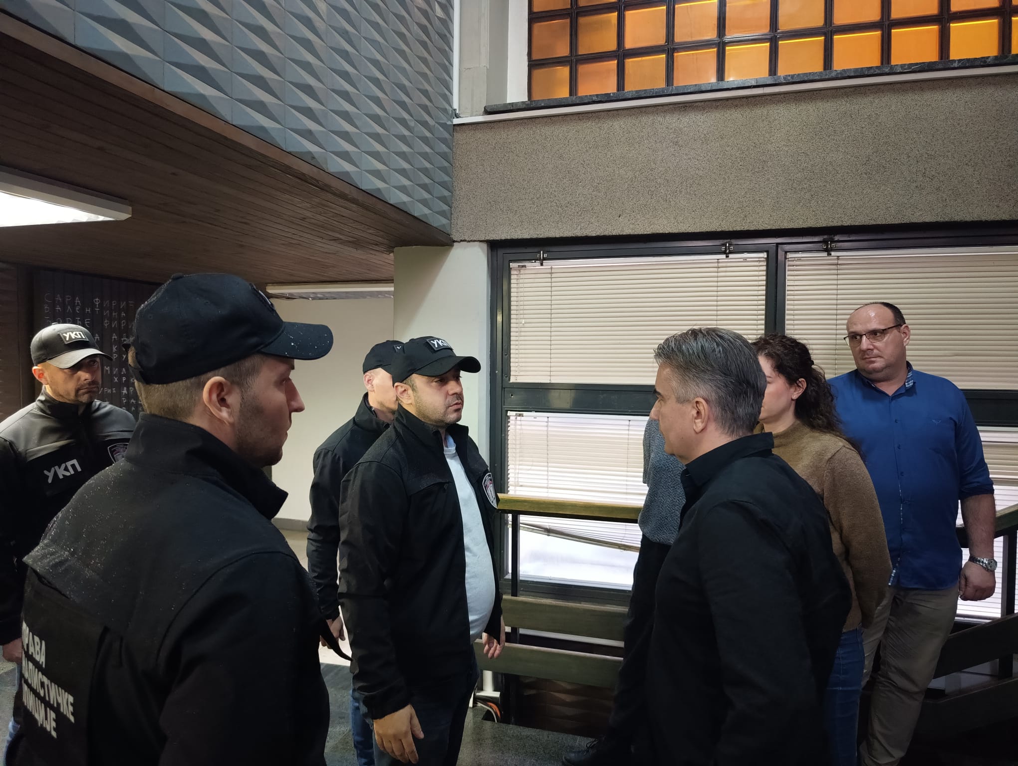 Policija ušla na Filozofski fakultet: U istragu uključeno Posebno odeljenje za suzijanje korupcije VJT