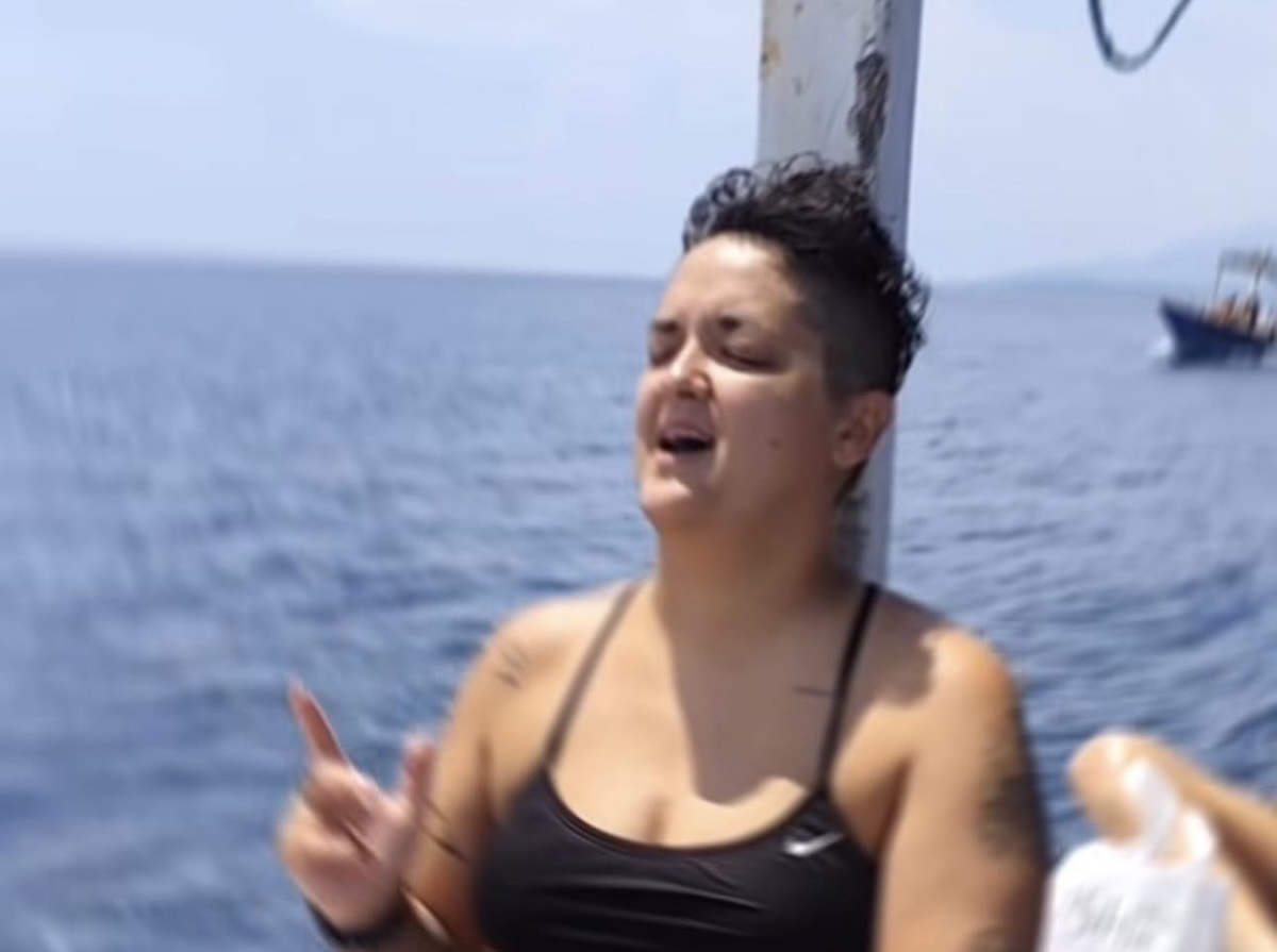 Marija Šerifović se skinula u bikini, prizor koji retko viđamo: Sin Mario joj sedi u krilu, otišli van Srbije