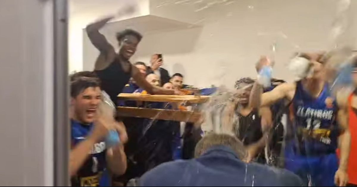 Zlatibor je šampion! Pogledajte ludo slavlje iz svlačionice, Strajin Nedović 