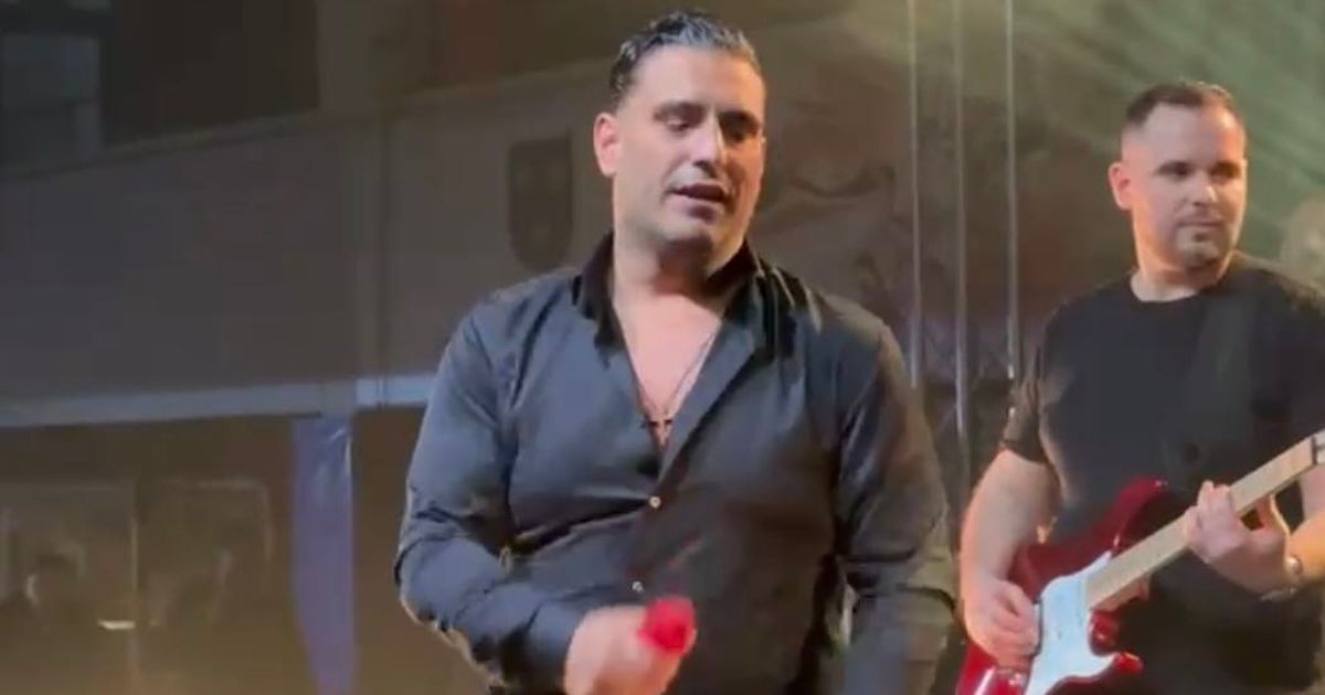 Darko chokes on tears, couldn't finish the song: Went into the audience, these words broke him