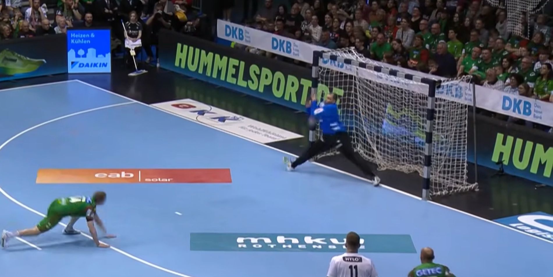 Srbin je jedan od najboljih na svetu: Ovo što je uradio u velikom derbiju se retko viđa u bilo kom sportu!