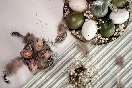 Maslinasta jaja, Vaskrs, farbanje jaja