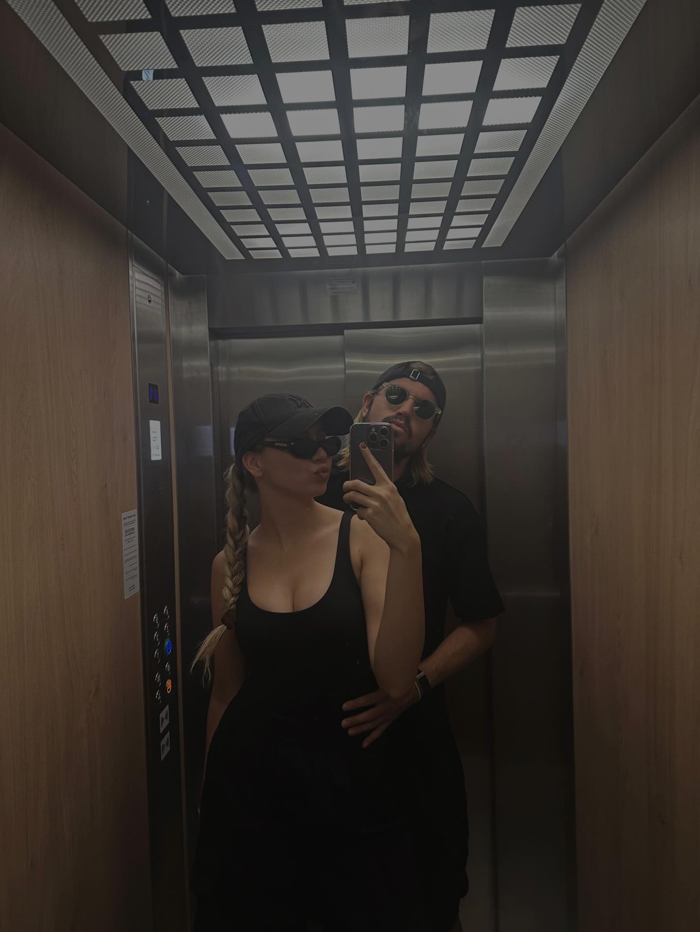 Sin Vladana Milojevića ljubi lepoticu: Srpski fudbaler uživao u ljubavnoj šetnji