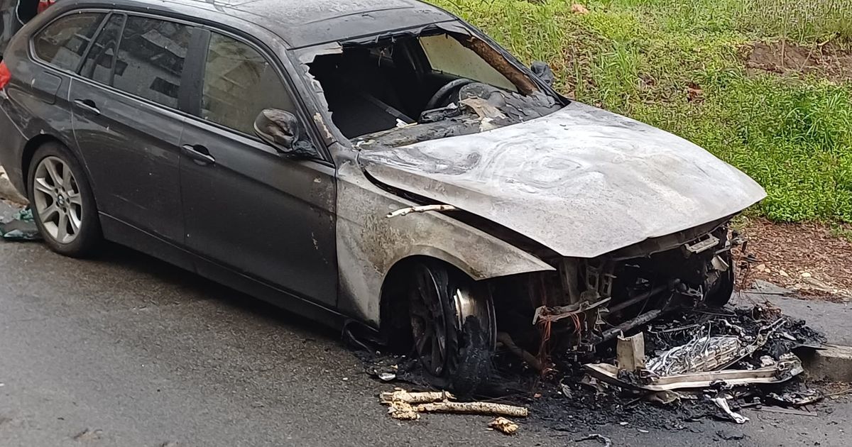 Drama u 3 ujutru u Mirijevu: Vatra zahvatila BMW, nastao haos u naselju