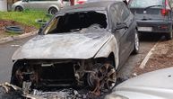 OTKRIVAMO KO JE VLASNIK ZAPALJENOG BMW-A NA MIRIJEVU: Auto pripada mladiću sa DEBELIM POLICIJSKIM DOSIJEOM!