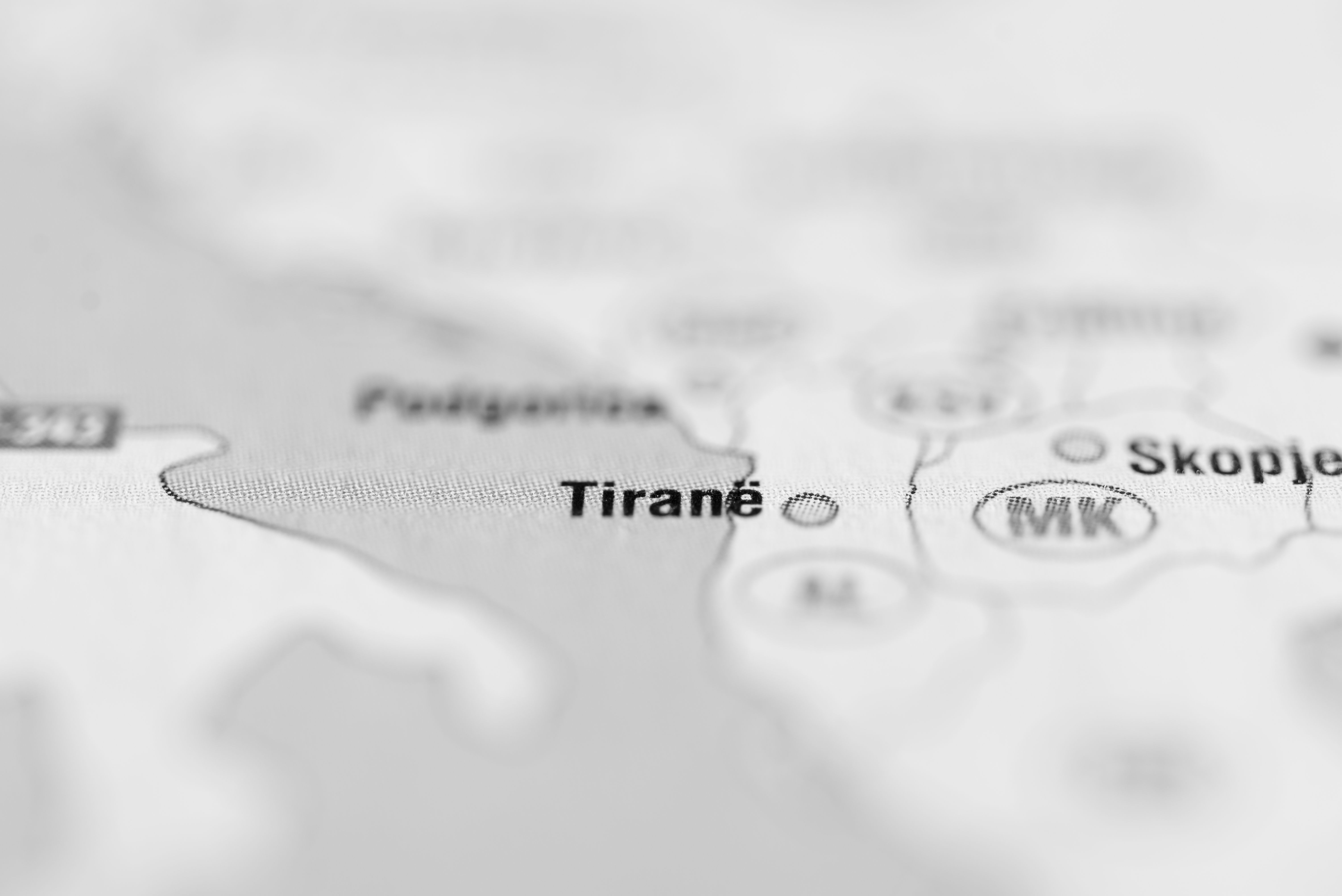 Skandal na makedonskoj državnoj televiziji: Dete sa simbolima "velike Albanije" pevalo o "snu o ujedinjenju"!