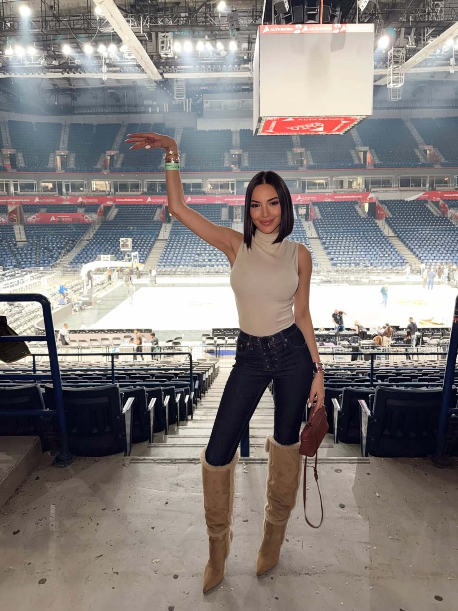 Turska advokatica posetila utakmicu Partizana, dan ranije gledala svog muža, zagrmela fotkama samo iz Arene