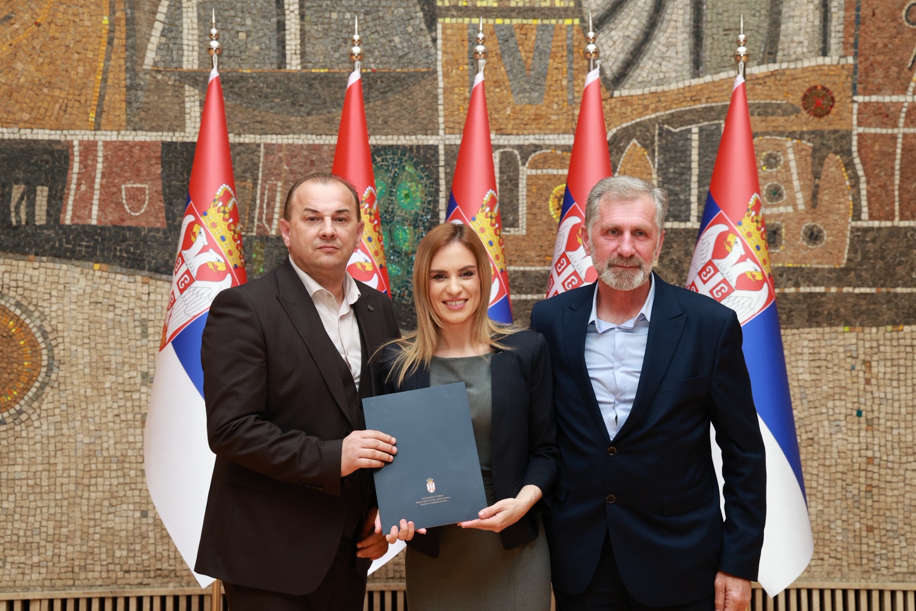 Stamenkovski uručila 125 ugovora iz socijalne zaštite ukupne vrednosti 600 milona dinara