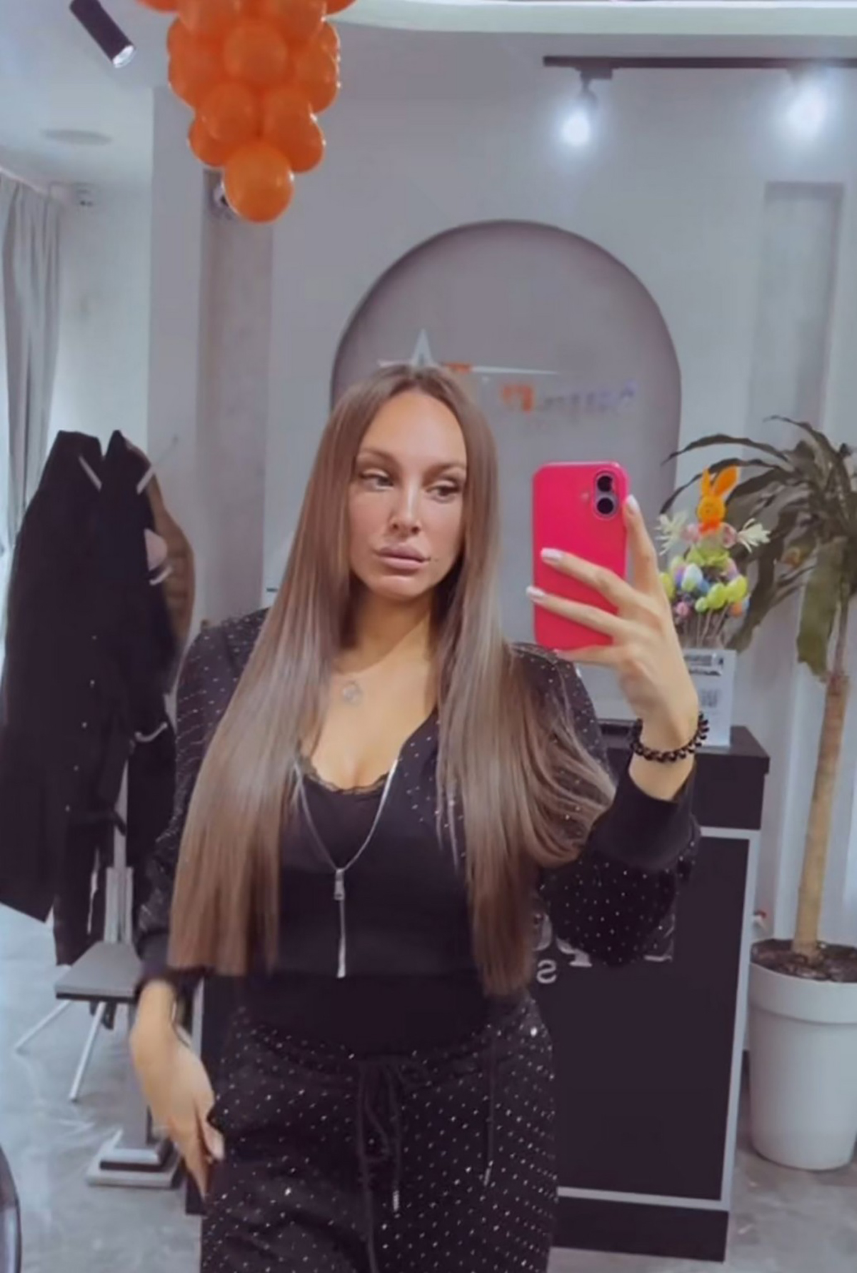 Luna Đogani potpuno promenila imidž: Plava kosa je prošlost, novim izgledom izazvala lavinu komentara