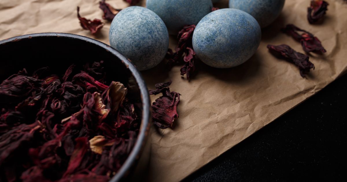 Farbanje jaja čajem je novi hit za Vaskrs: Bez veštačkih boja, nijanse koje izgledaju sofisticirano