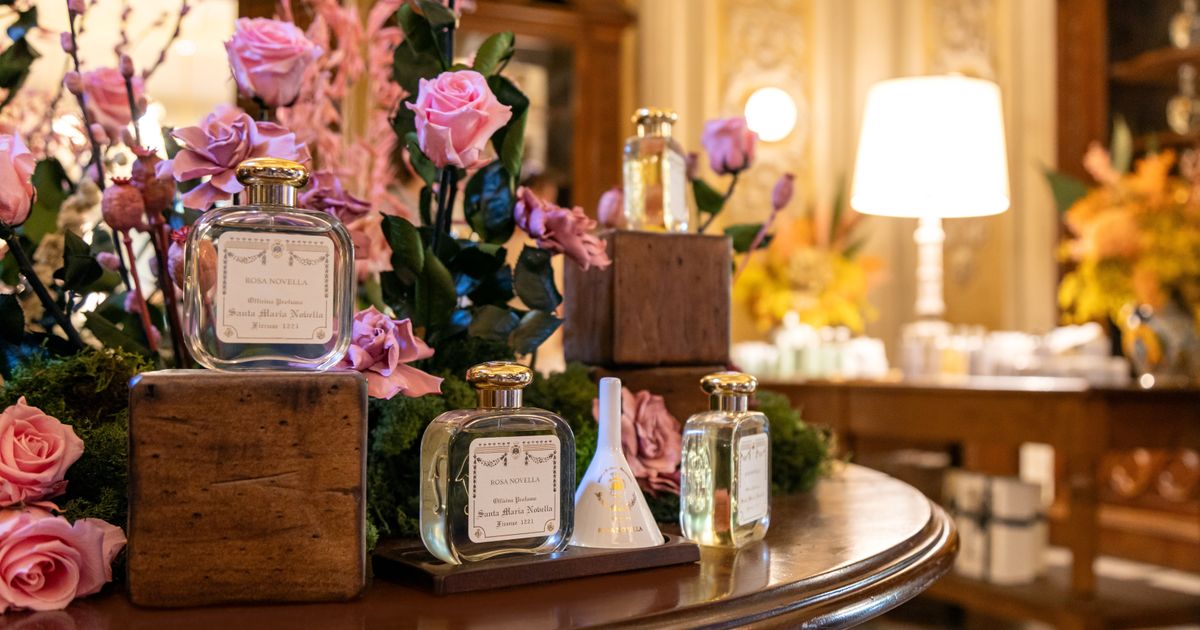 3 parfema koja osvajaju na prvi miris: Ovo su apsolutni hitovi proleća 2026. koje žene već obožavaju