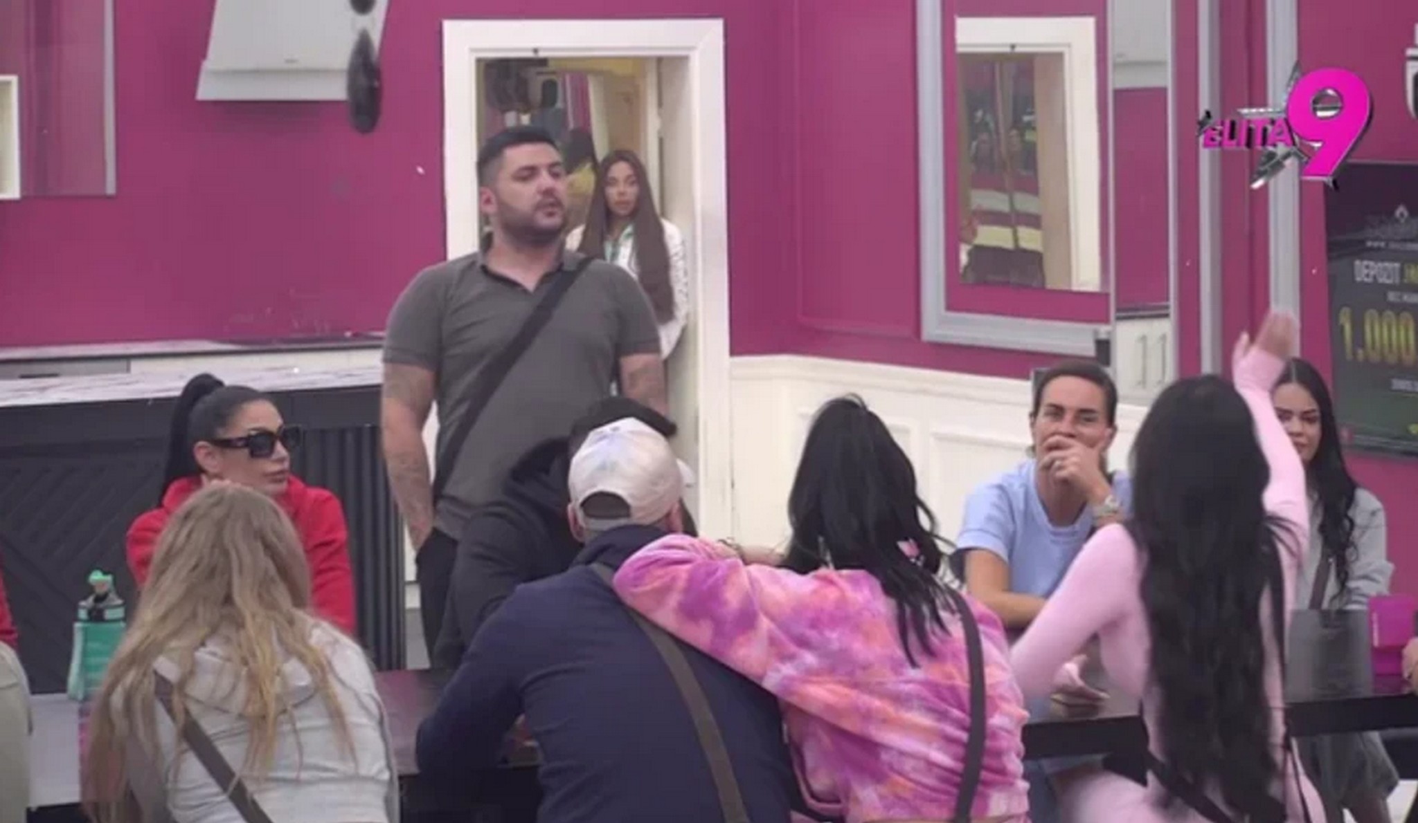 "Ošamarila sam ga kad sam saznala da ima ženu i dete" Suočavanje Stanije, Aneli i Asmina - haos u Eliti!