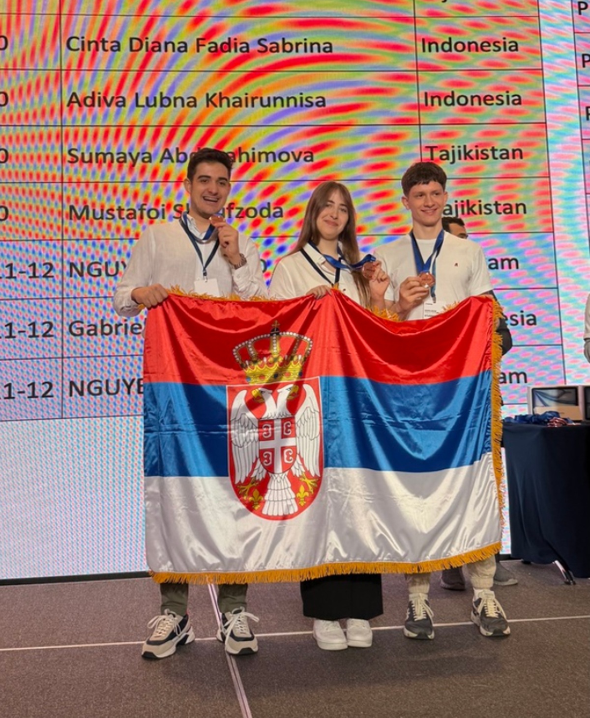 Naši učenici blistali u Singapuru: 9 medalja iz prirodnih nauka i dvoje apsolutnih pobednika