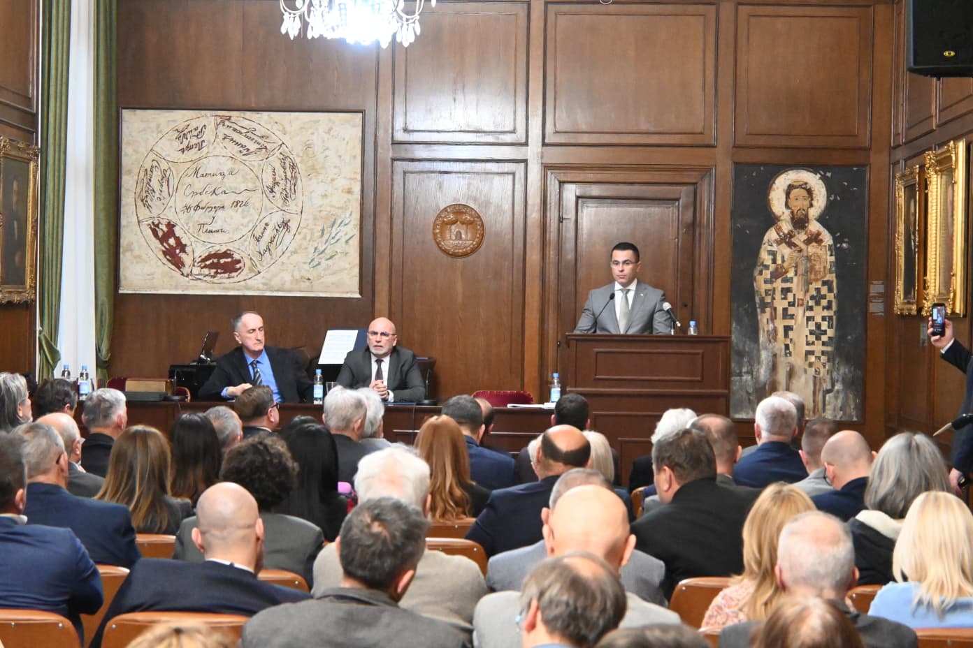 Neprocenjivo blago konačno na sigurnom: Matici srpskoj uručen dokument star više od 750 GODINA