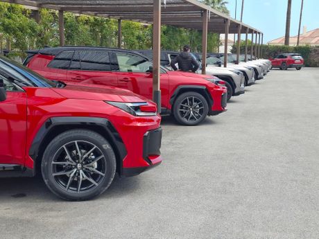 Tojota Toyota RAV4 2026