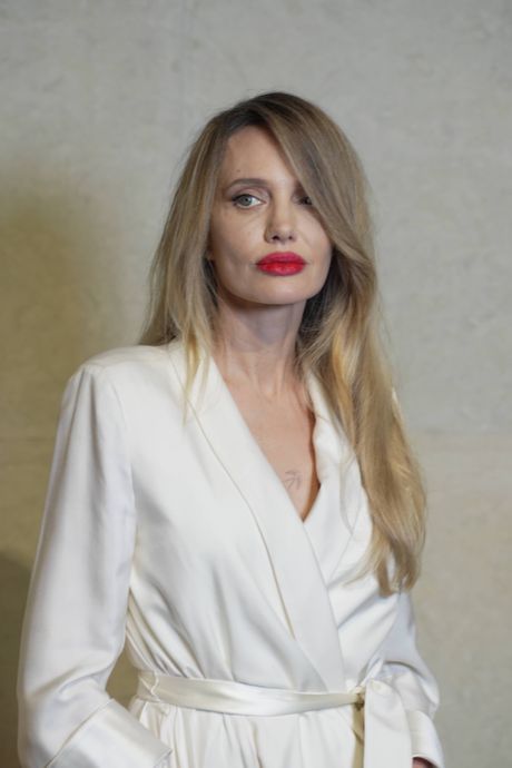 Anđelina Džoli, Angelina Jolie