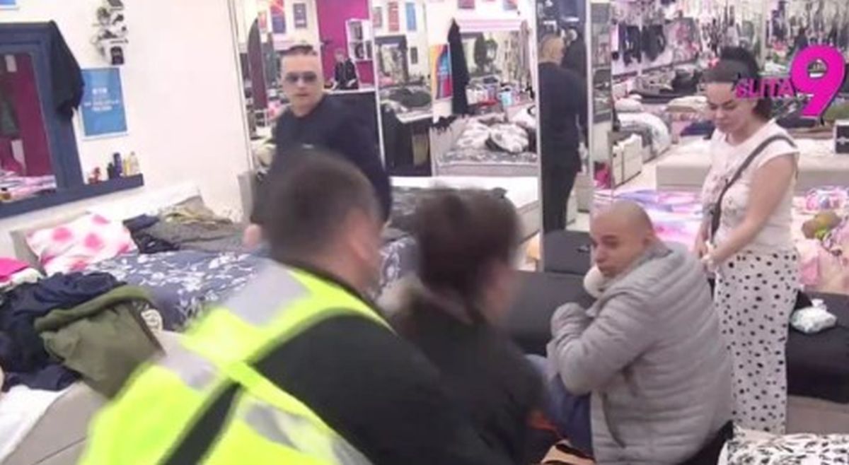 Divljaštvo u Beloj kući, obezbeđenje uletelo zbog drame: "Nemoj da mi gaziš..."