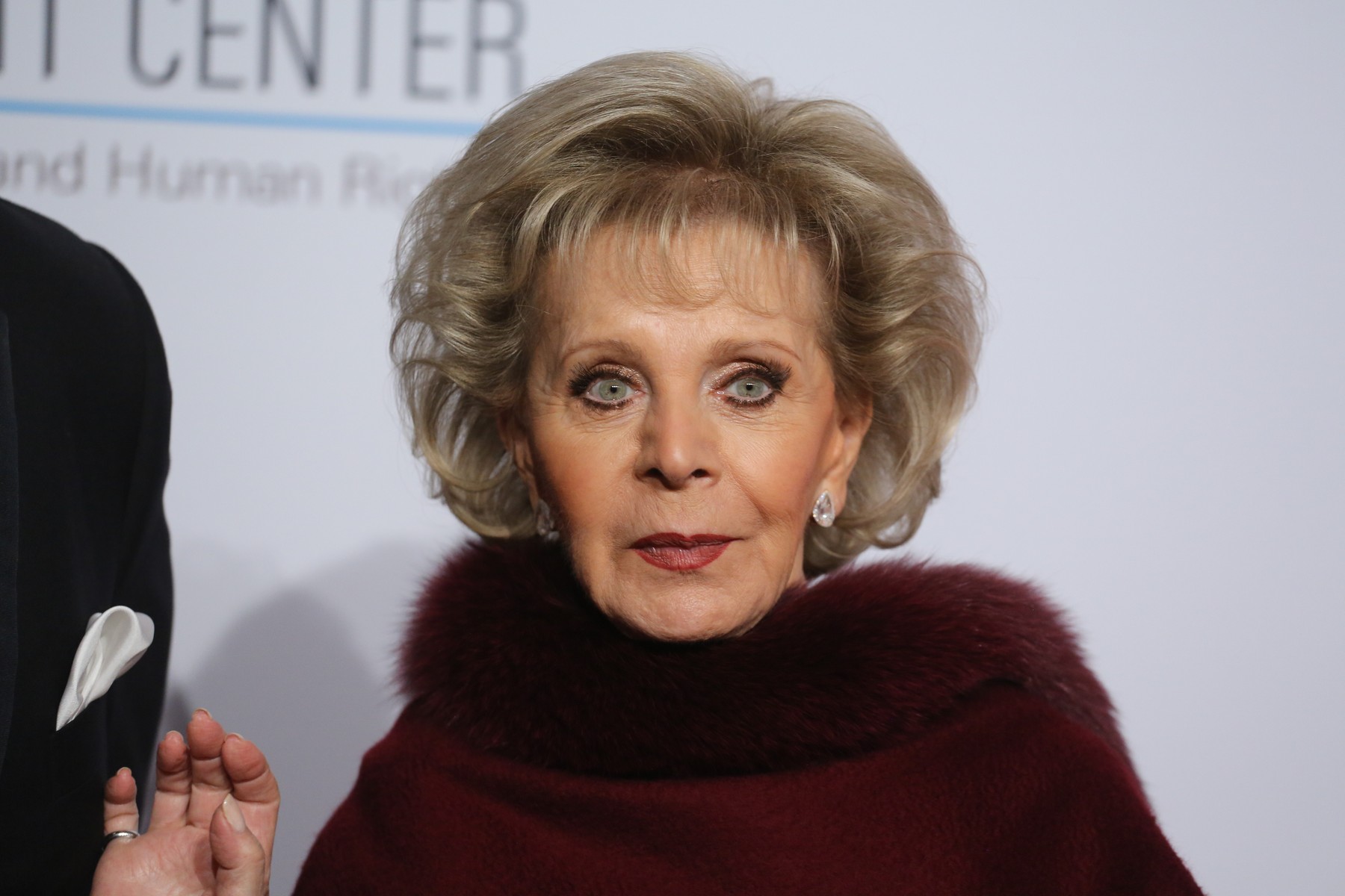 Imala je 4 muža, dvojica su umrla pod sumnjivim okolnostima: Ko je "Crna udovica" koja je nasledila milijarde?