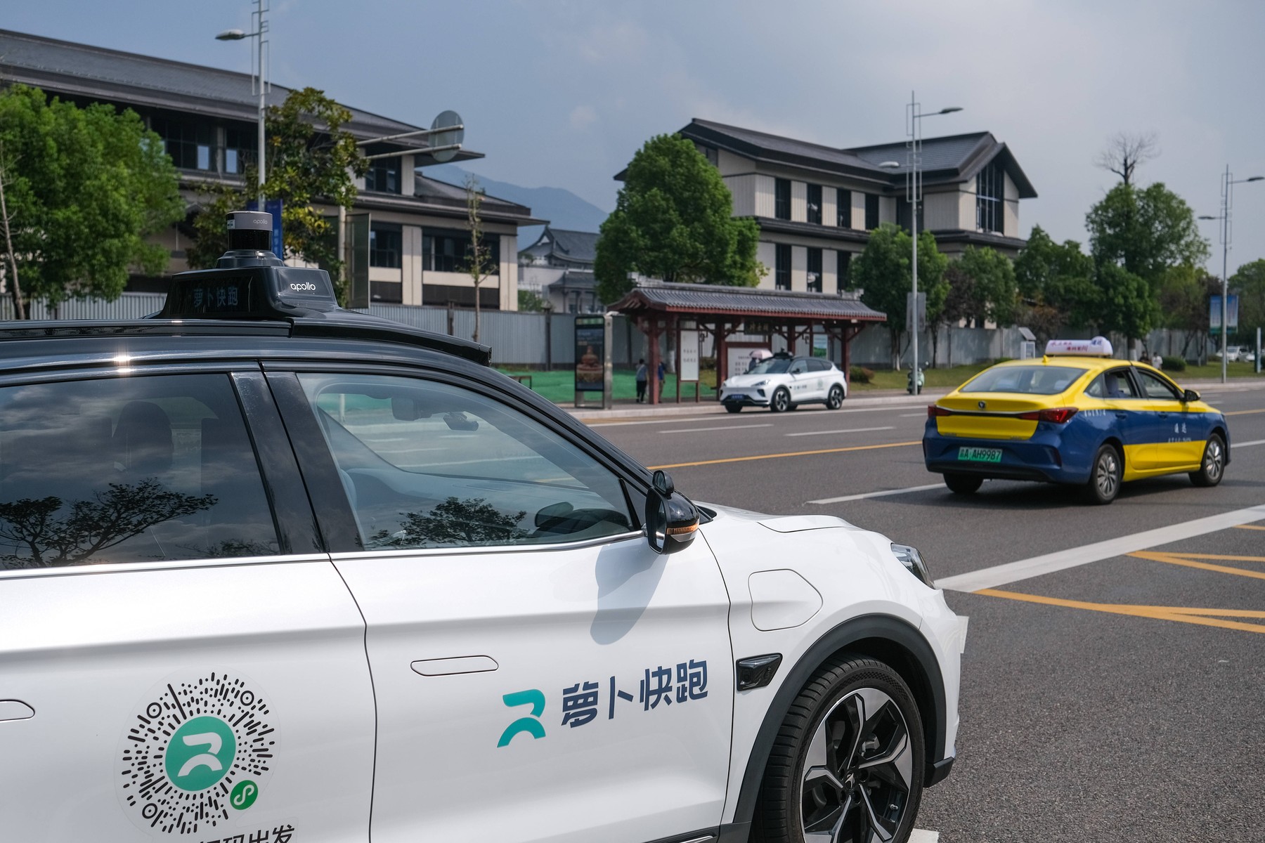 Novi incident u zloglasnom kineskom Vuhanu, istraga u toku: Brojna vozila se zaustavila nasred puta