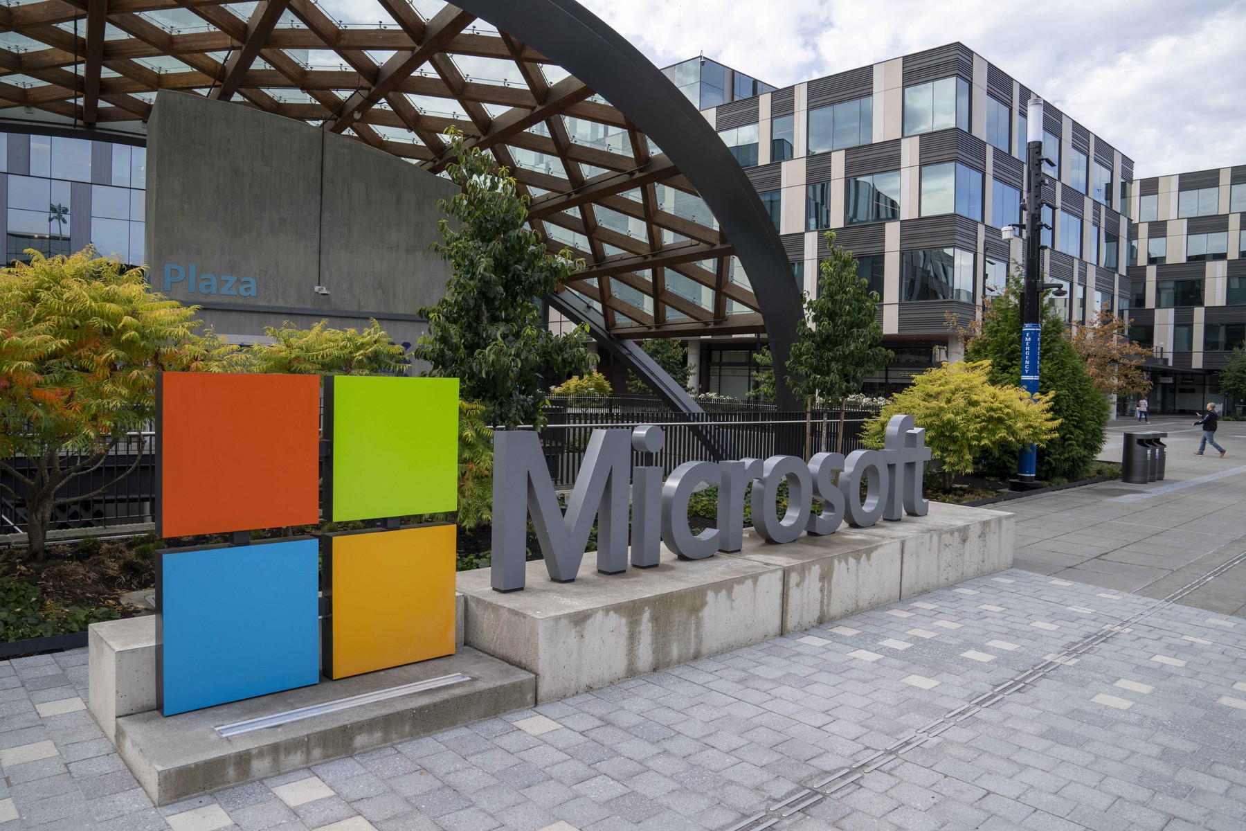 Majkrosoft u minusu kakav nije viđen svetske ekonomske krize: "Redmond je u problemima"