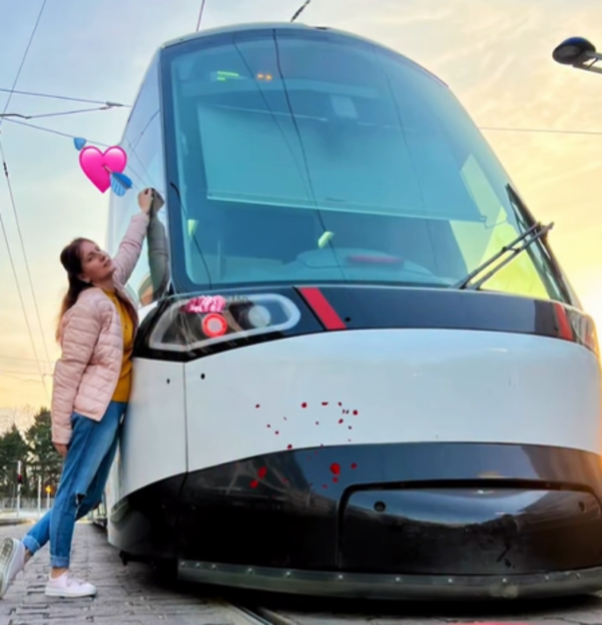 Sandra se zaljubila u tramvaj! Nakon 6 godina "udala" se za njega, ali sačekajte da pročitate i ostale detalje