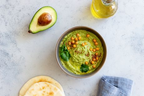avokado humus