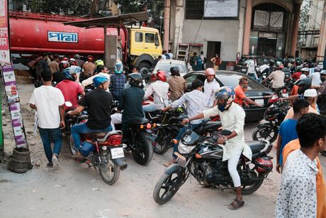 Bangladeš, nestašica goriva, redovi