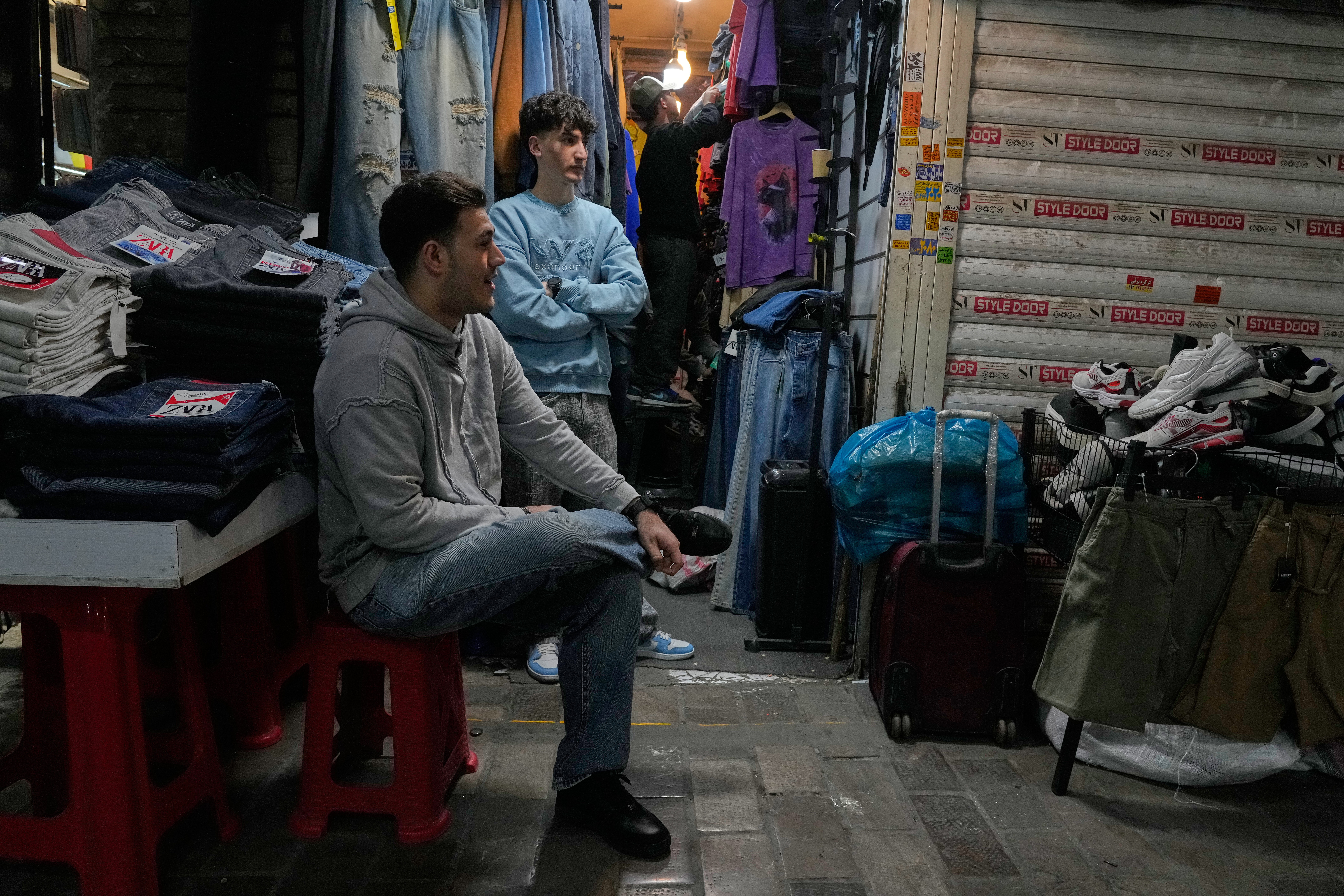 Iran na ivici ekonomske krize: Više od milion ljudi ostalo bez posla, cene hrane vrtoglavo rastu