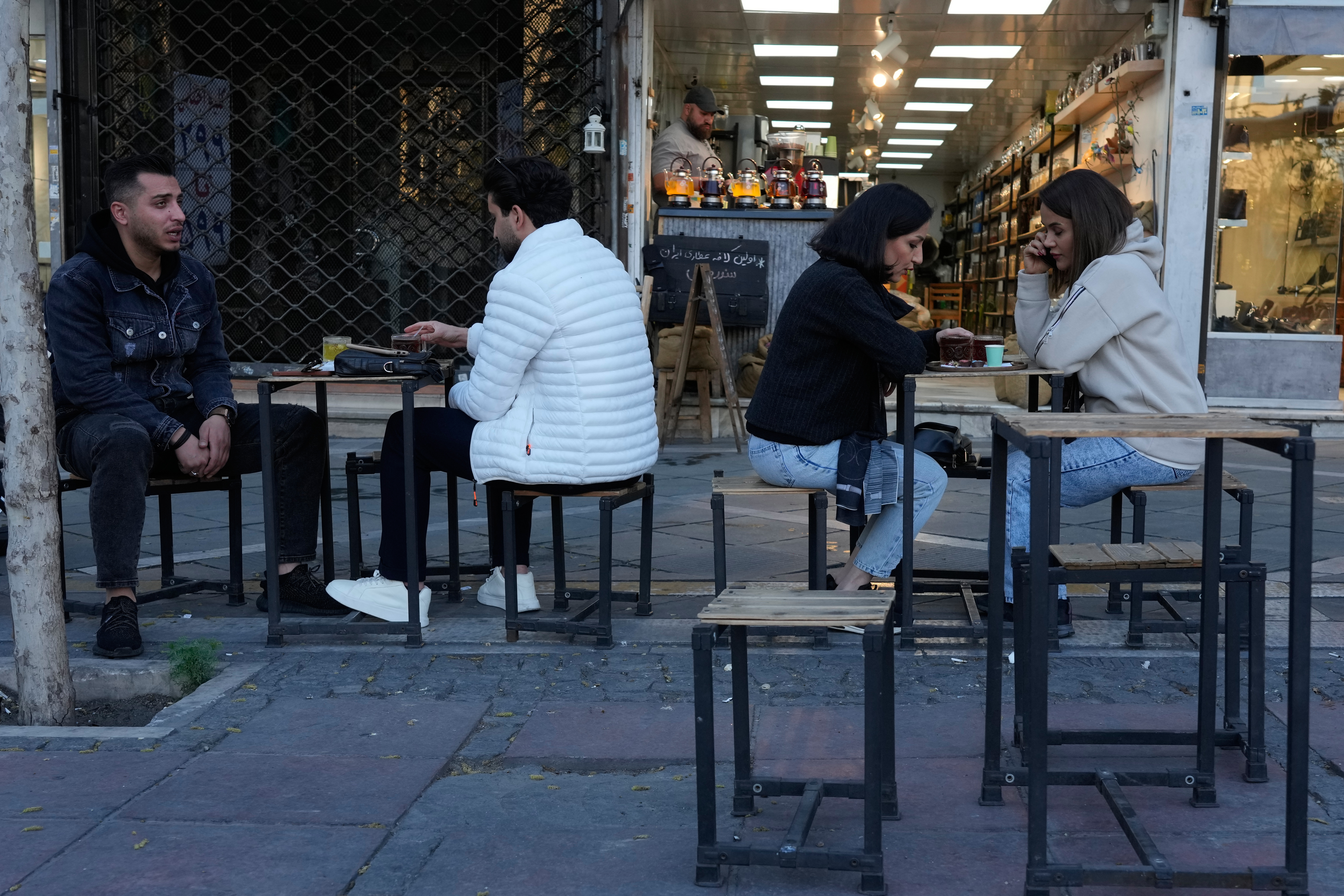 "Više nisi moja sestra, idi dođavola": Kako je rat protiv SAD i Izraela podelio porodice u Iranu