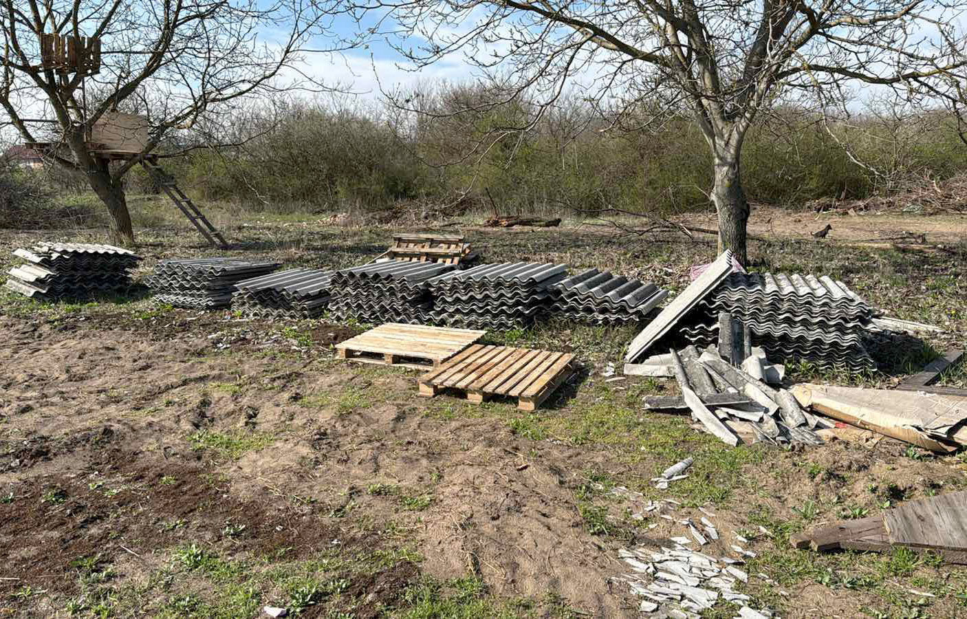 Uhapšen Subotičanin zbog skladištenja azbestnih ploča: Opasni otpad pronađen na više lokacija u okolini grada