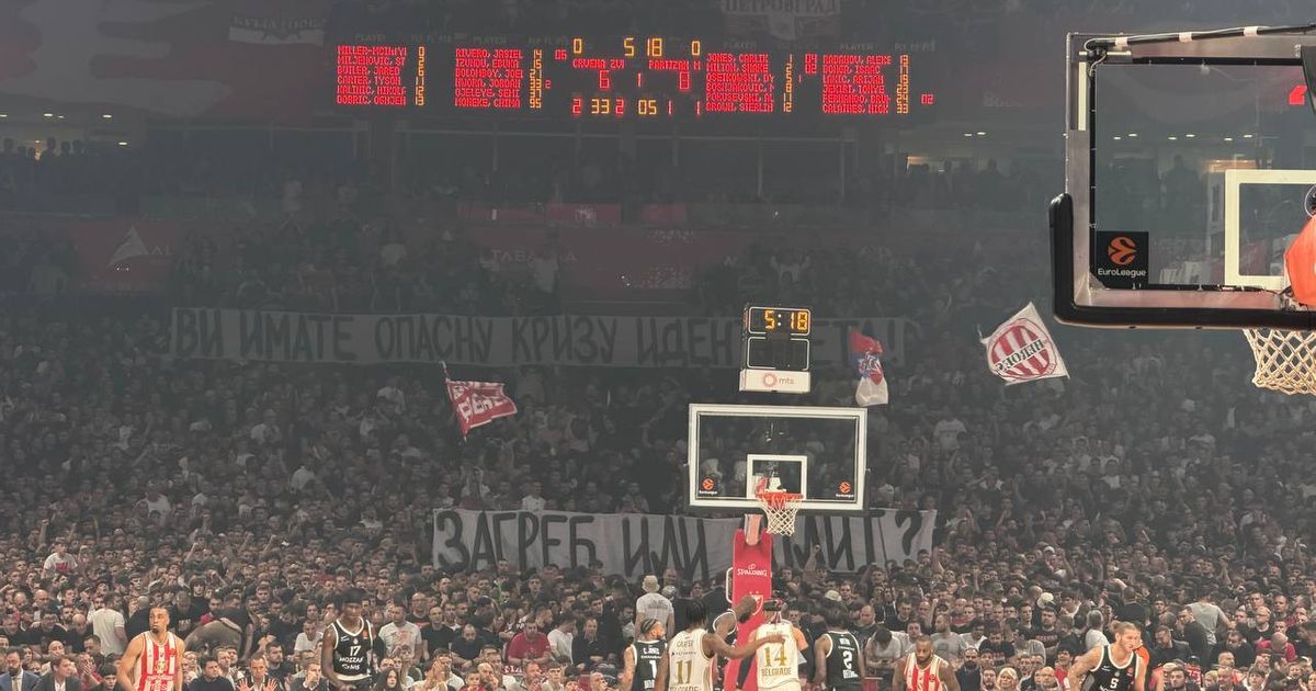 Delije parolom preko cele tribine prozvale Grobare: Pomenuli Split i Zagreb, pa zaorkužili sa Tuđmanom