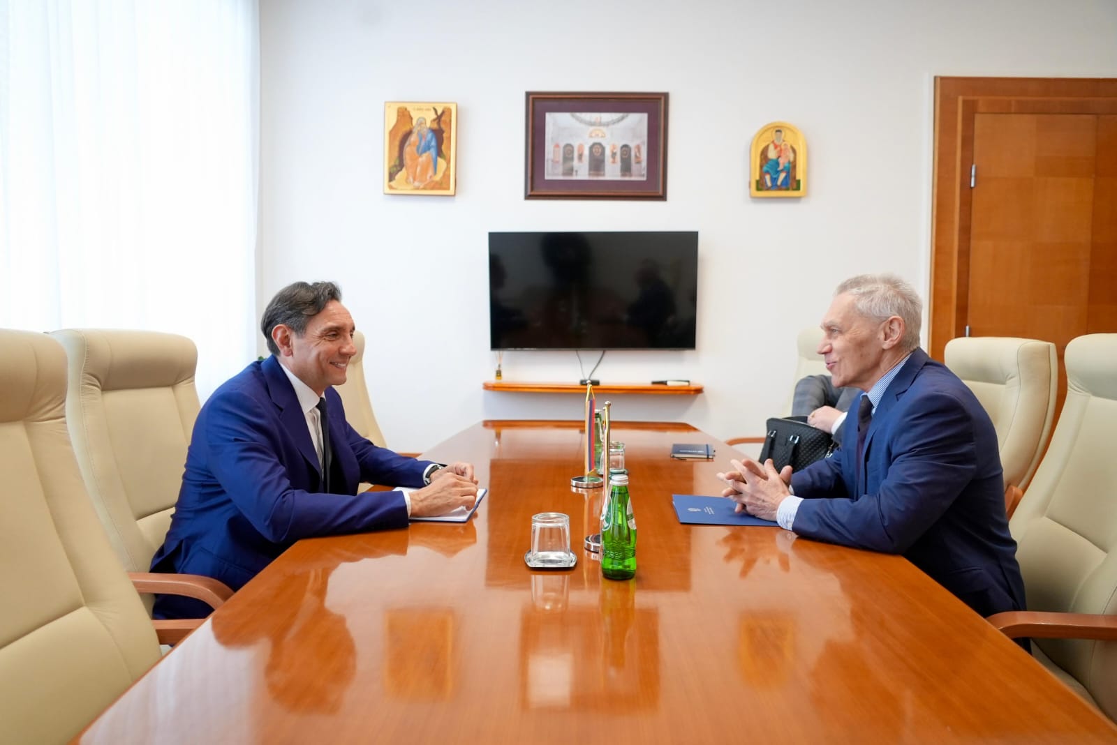 Srbijagas Supervisory Board President Aleksandar Vulin meets with Russian Ambassador Botsan-Kharchenko
