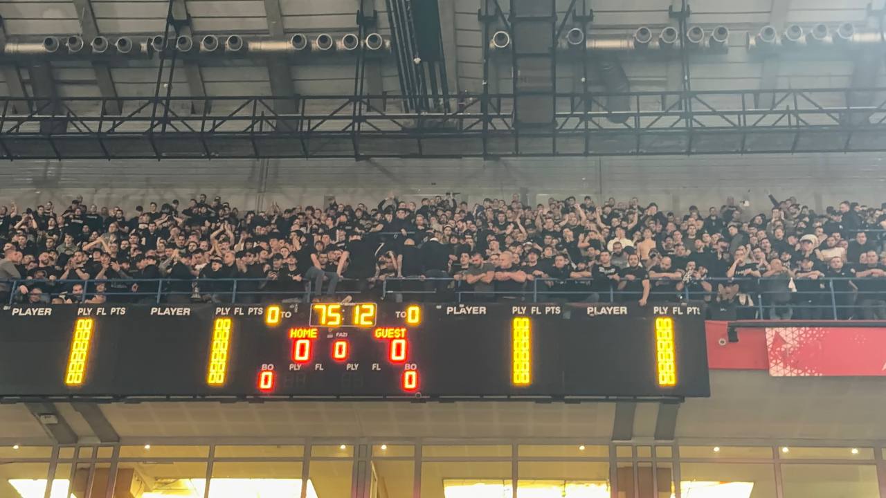 Prvo oglašavanje Grobara u Areni: Zagrmelo sat vremena pre derbija, odmah reagovale Delije