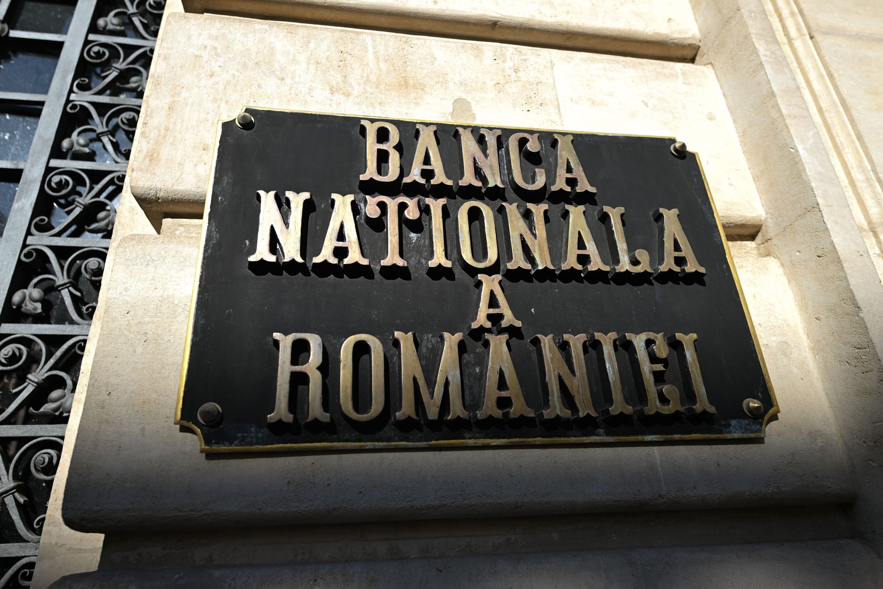 Rumunija potrošila više od milijardu evra da zaštiti lej: Evo kako se taj potez pokazao