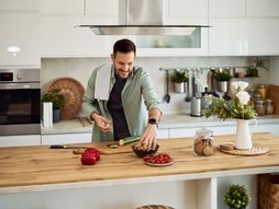 kuhinja, kuhinjsko ostrvo, dekor, čovek