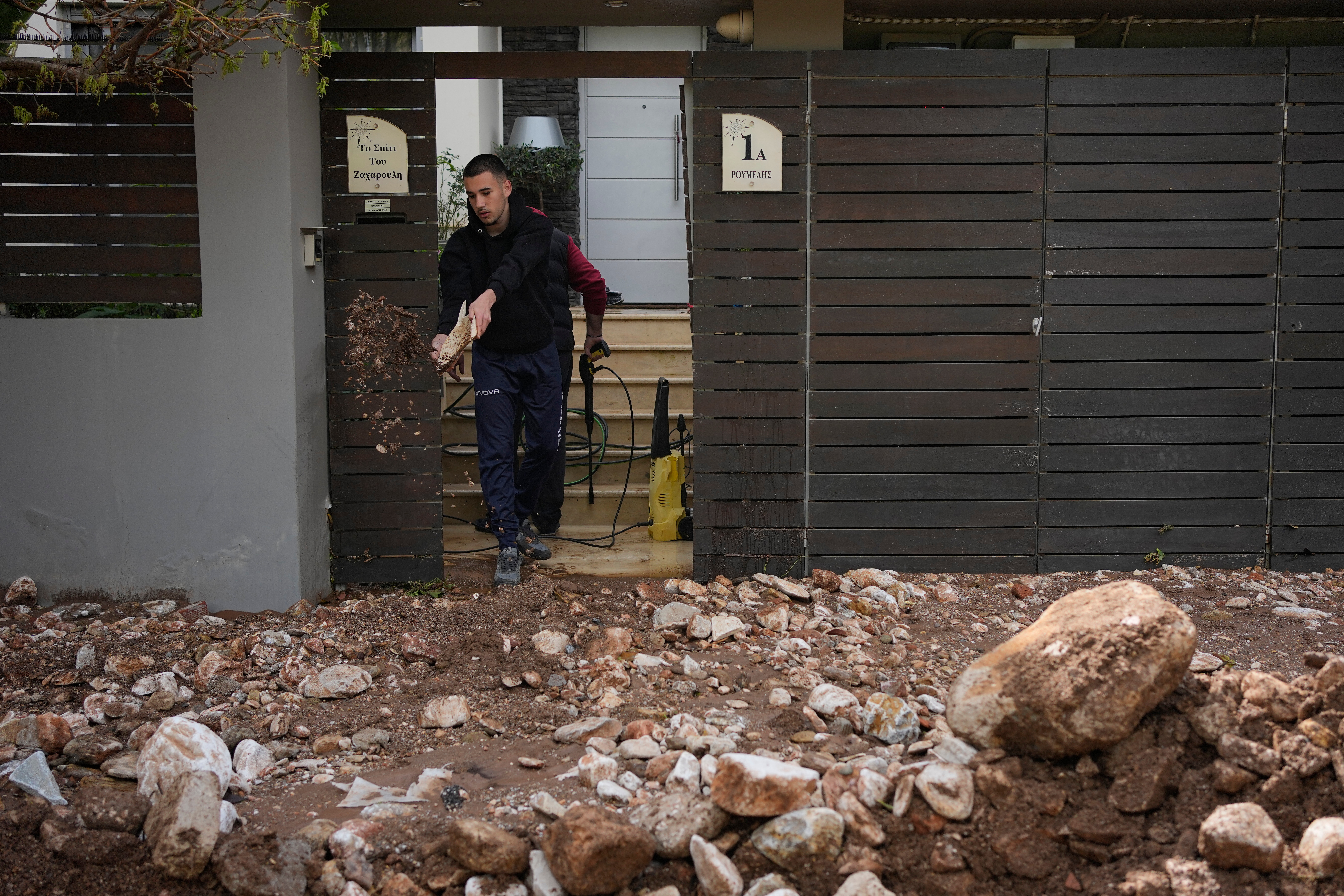 Oluja razorila delove Balkana: Apokaliptični prizori stižu iz omiljenih delova Grčke, scene su strašne